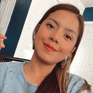 Meet your Posher, Angelica